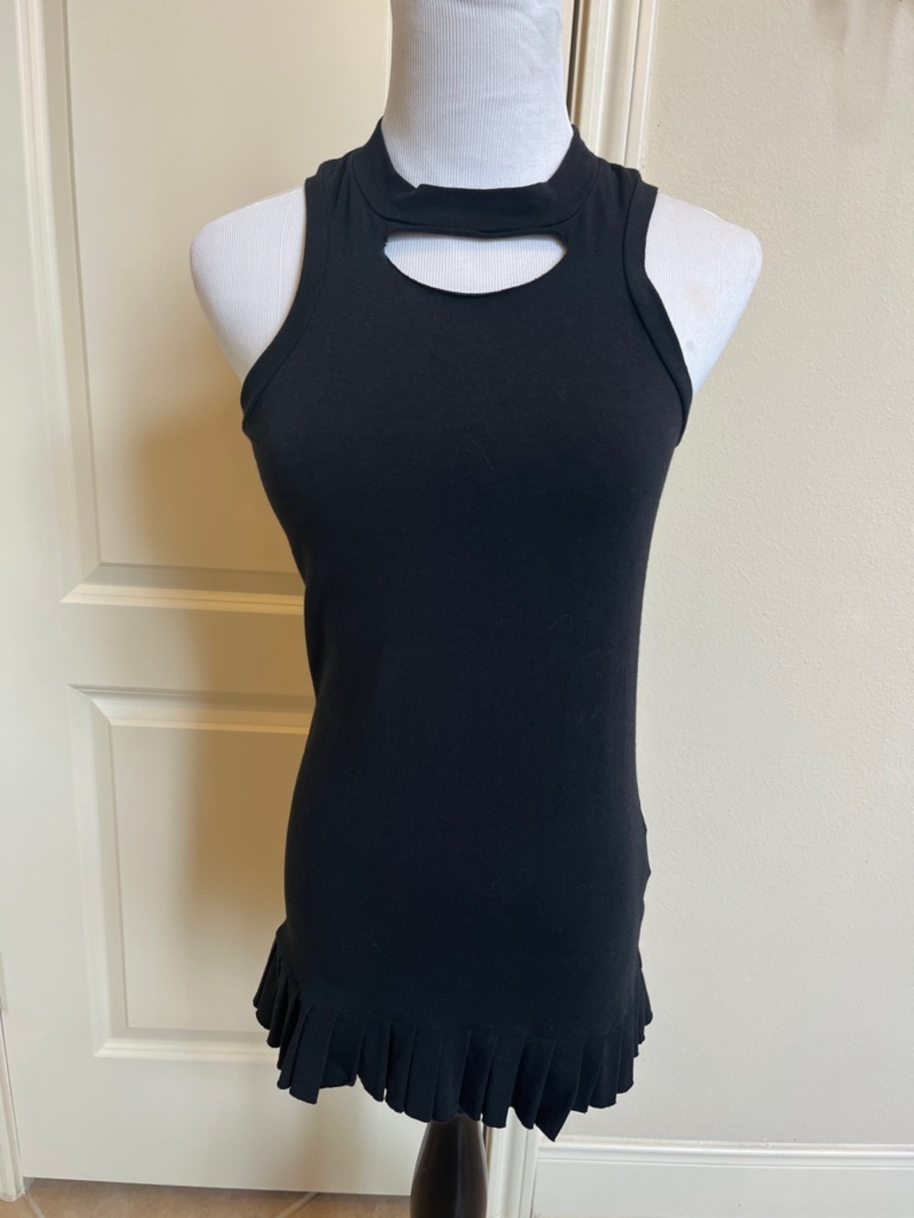 NWOT Maggie Marilyn black Sleeveless  Cutout Tank  with Pleated Hem